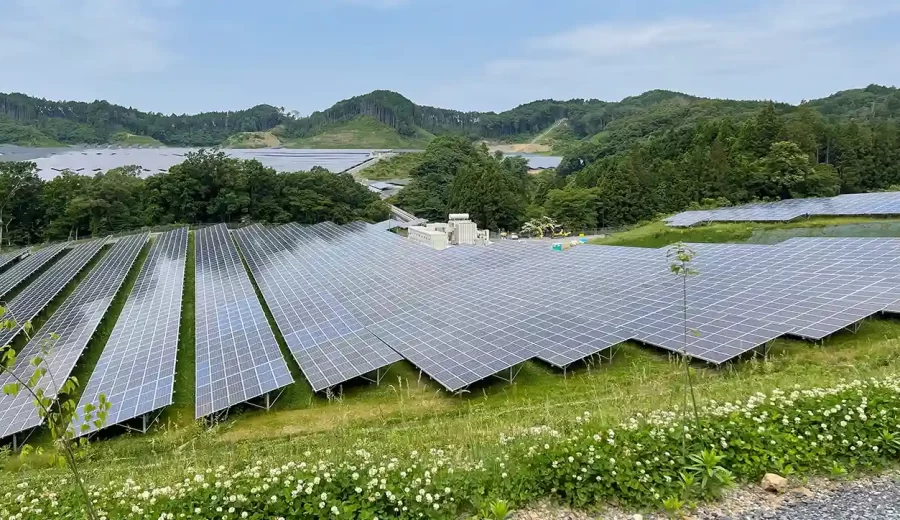 Das Montagesystem für die EHV-PV-Anlage 54,6 MW in Japan war erfolgreich an das Netz angeschlossen